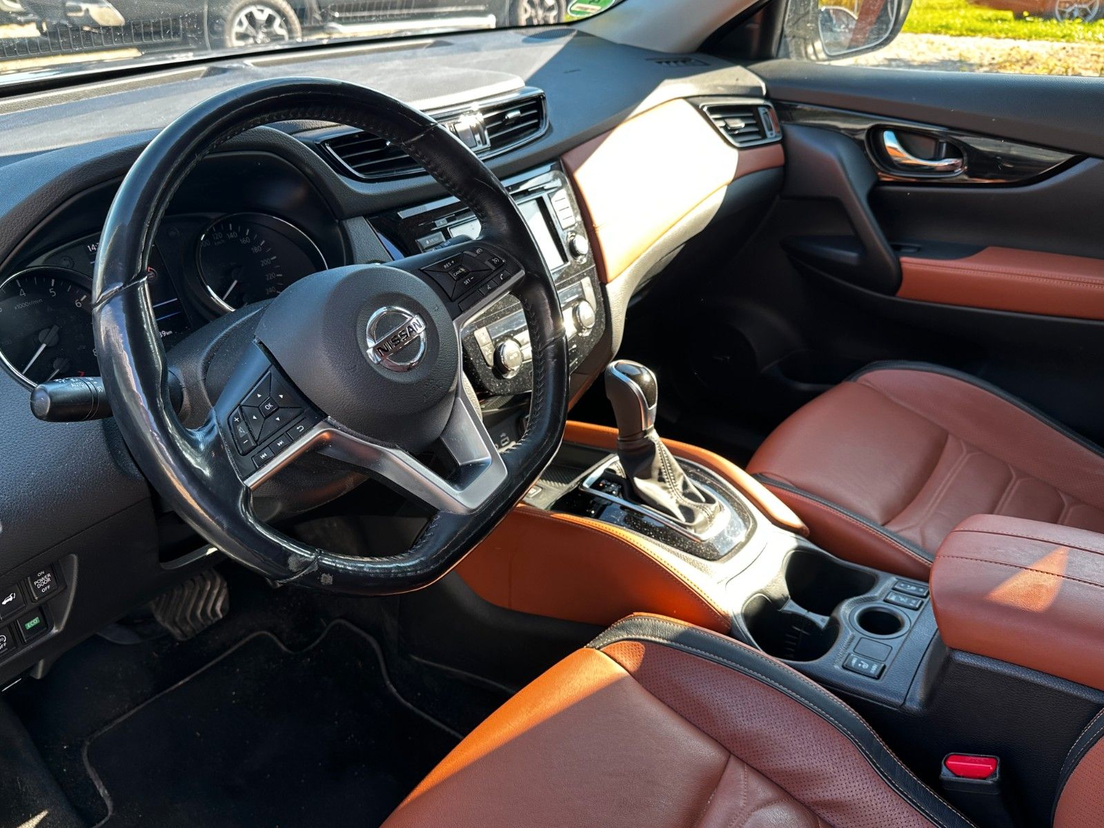 Fahrzeugabbildung Nissan X-Trail Tekna 1. Hand, TOP, Leder, HU, DS neu