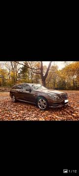 Mercedes-Benz E 200 BlueTEC T - - Mercedes-Benz E 200 mit Diesel-Antrieb: Kombi, Automatik