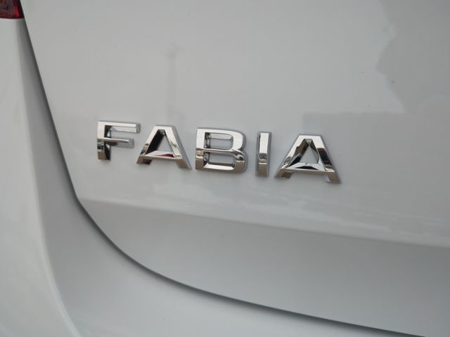Fahrzeugabbildung SKODA Fabia 1.0 MPI Essence KLIMA LED SHZ