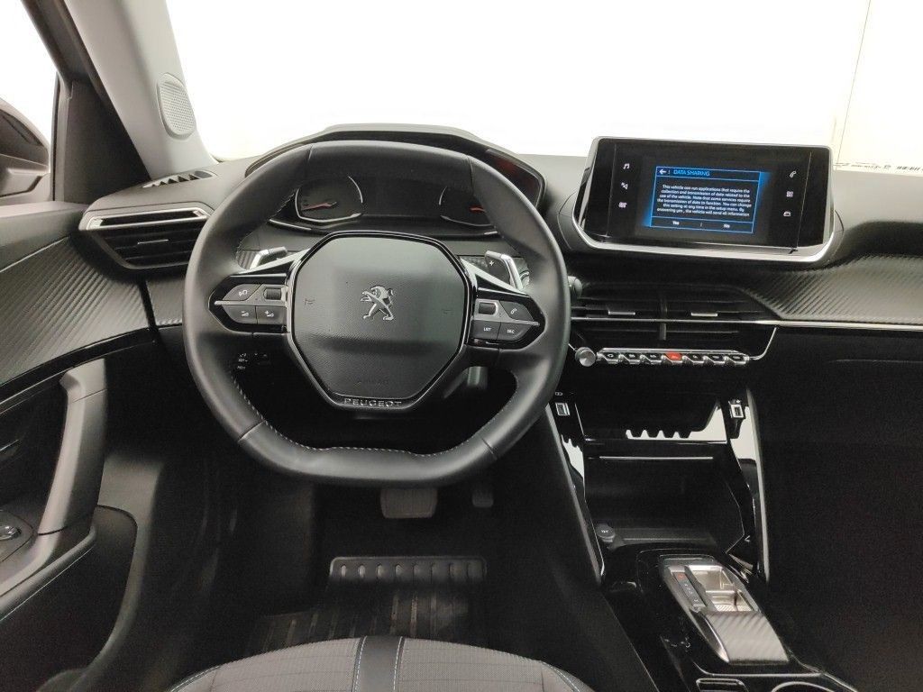 Fahrzeugabbildung Peugeot 2008 Allure 1.2T LED/NAVI/PDC/R´CAM/ALU