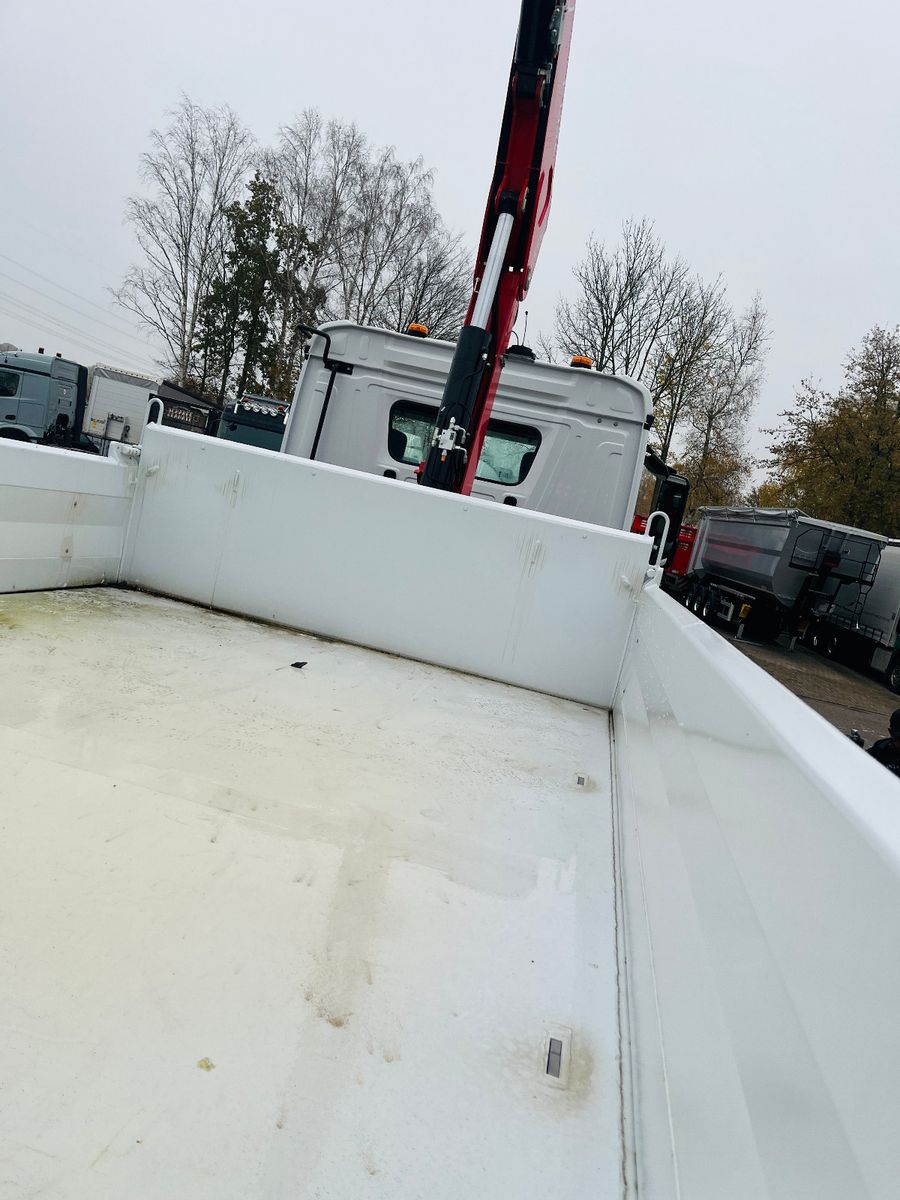 Fahrzeugabbildung Mercedes-Benz Arocs 1835  4x4 Meiller Fassi F135 Kran Kipper