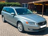 Volvo V70 D4 Momentum Geartronic *Wenig KM* - silberne Volvo V70