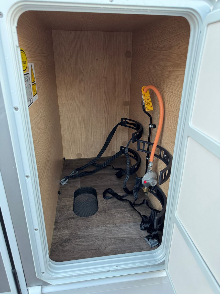 Fahrzeugabbildung Sunlight ADVENTURE EDITION T 68 1HAND KEIN MIETER HUBBETT