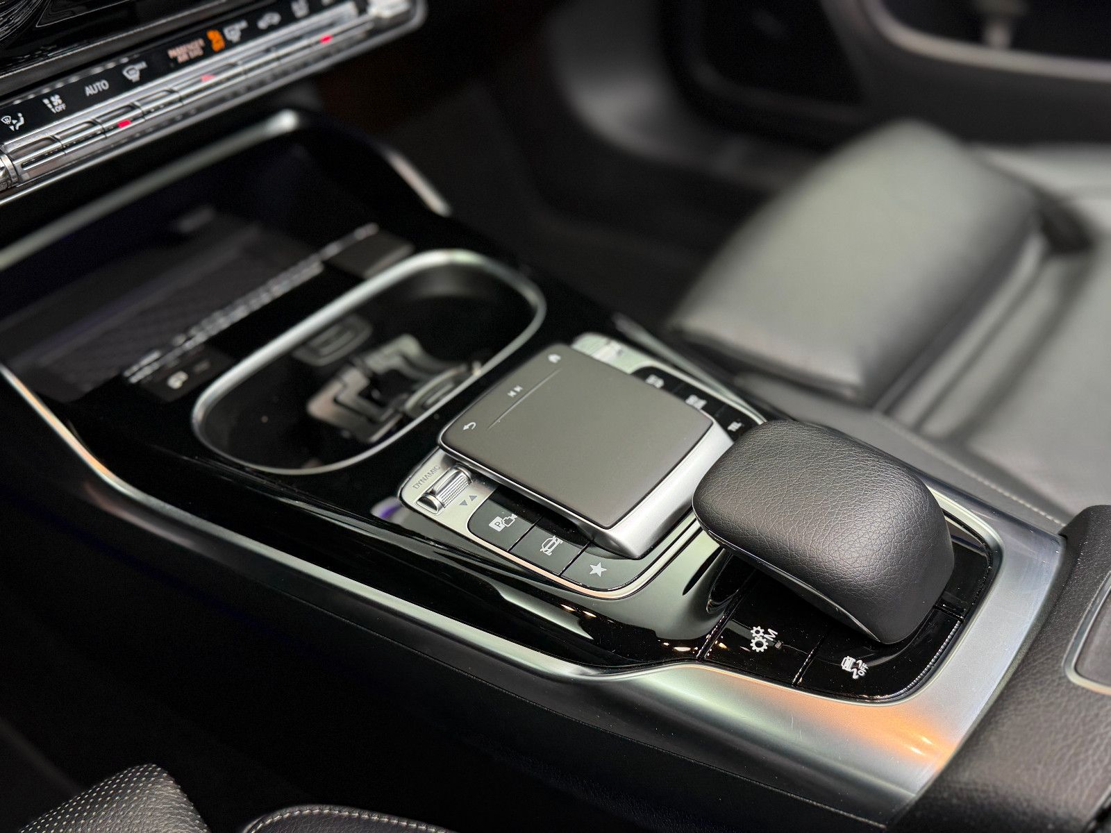 Fahrzeugabbildung Mercedes-Benz CLA 45 AMG Shooting Brake 4Matic|VOLL|