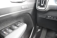 Fahrzeugabbildung Volvo XC40 T5 RC R-Design *RFK*BLIS*ACC*AHK