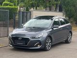 Hyundai i30 cw YES! Plus /Panorama/Navi/R-Kamera/2-Hand - Hyundai i30: Automatik