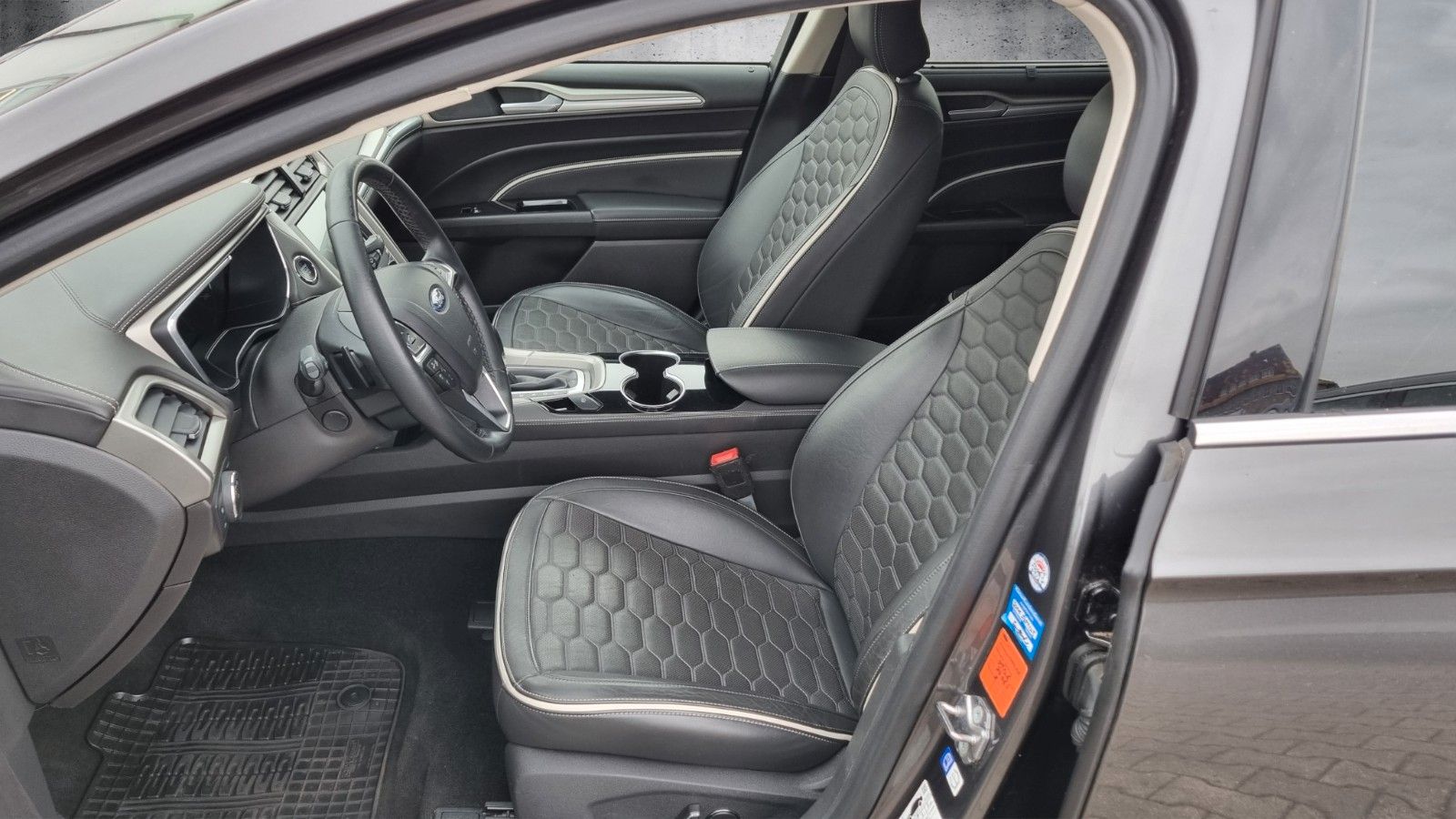Fahrzeugabbildung Ford Mondeo Turnier Vignale