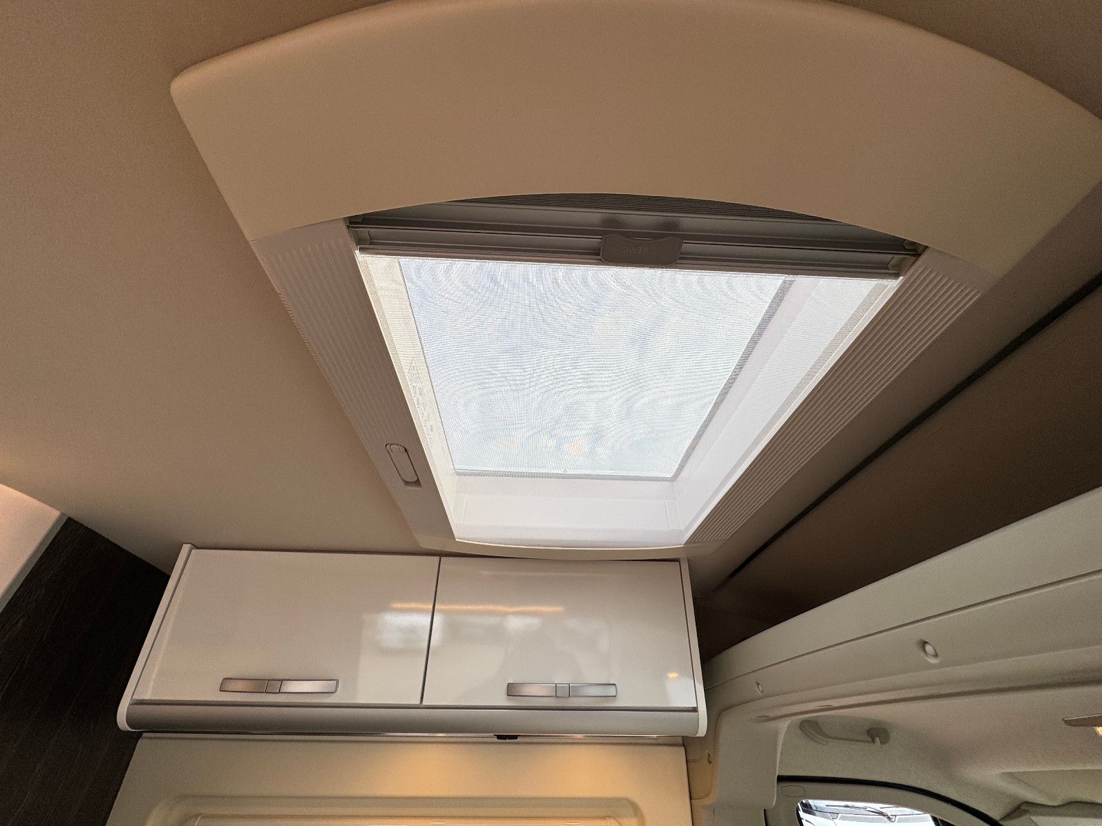 Fahrzeugabbildung Westfalia Columbus 601 D 4 SCHLAFPLÄTZE SOLAR AHK 1.HAND