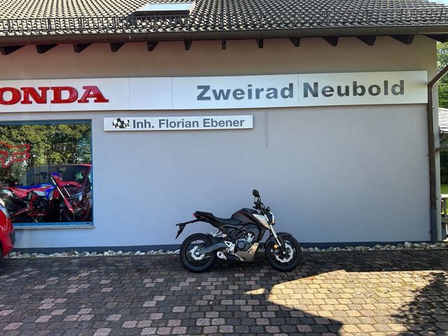 Honda CB125R à DE-57290 Neunkirchen Allemagne
