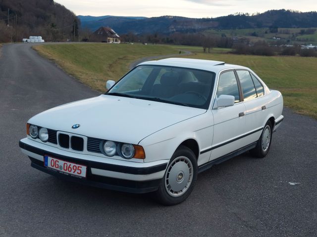 BMW 525 i Alpinaweiss  5 Gang Schalter Gepfl.Zustand