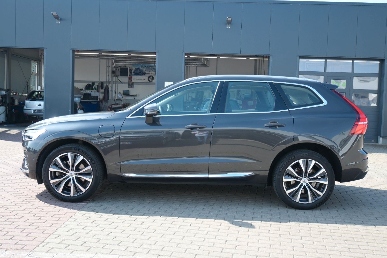 Fahrzeugabbildung Volvo XC60 T6 Inscript. PHEV AWD*HUD*Connect Edi.*360°