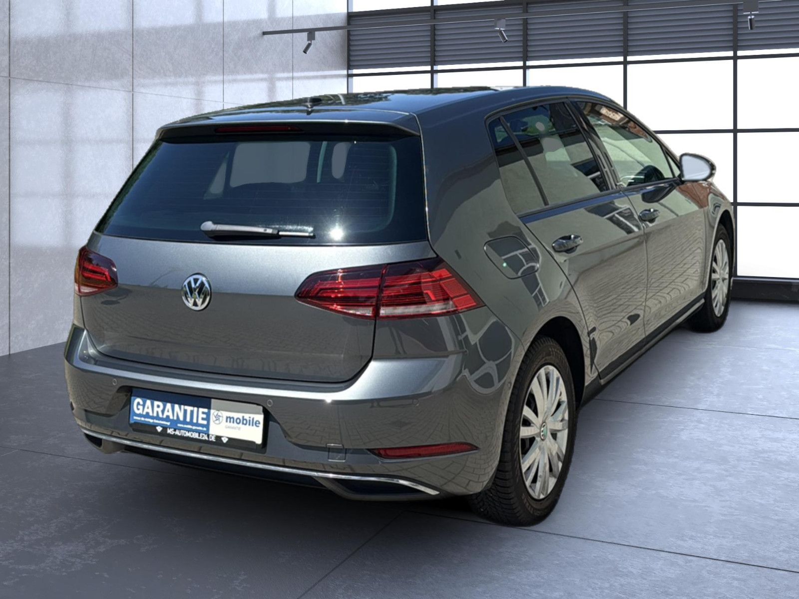 Fahrzeugabbildung Volkswagen Golf VII Lim. IQ.DRIVE / unfallfrei