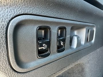 Fahrzeugabbildung Mercedes-Benz GLC 200 4Matic AMG Line Pano 20"