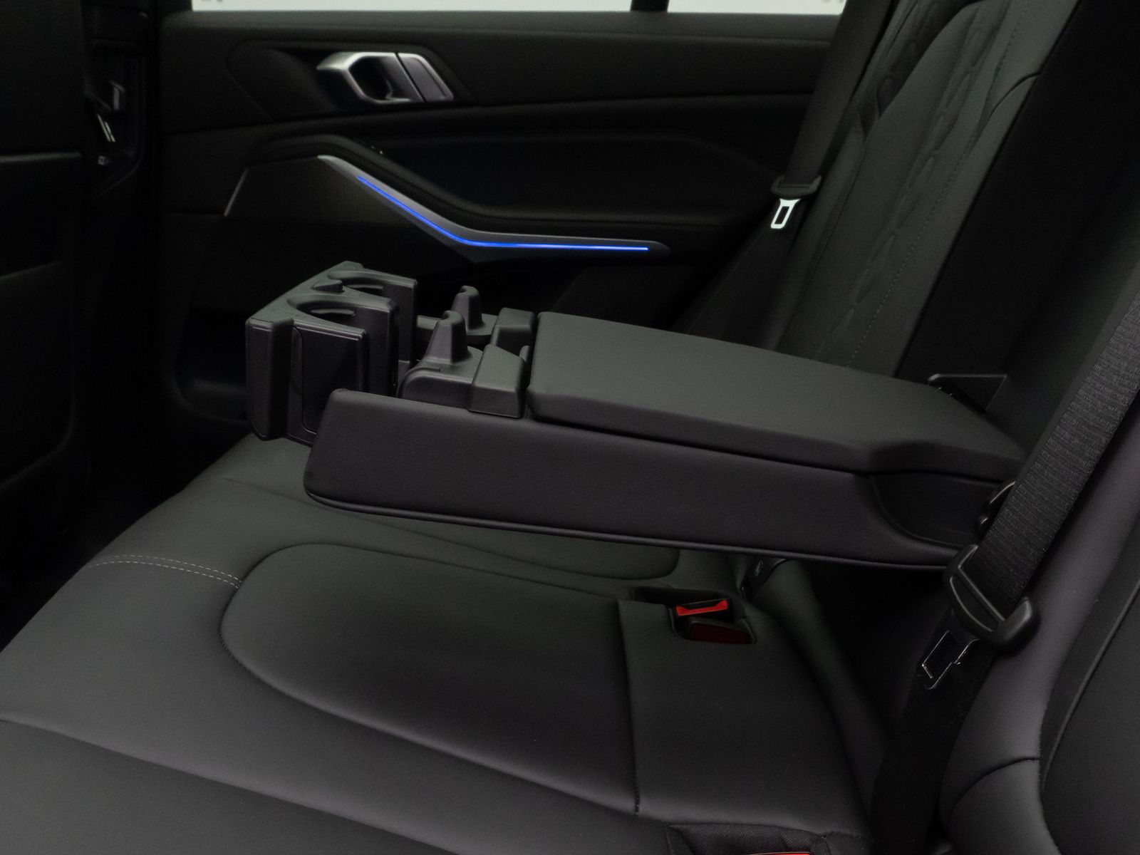 Fahrzeugabbildung BMW X5 xD40d M Sport SkyLounge 360°HUD DAB HiFi 21"