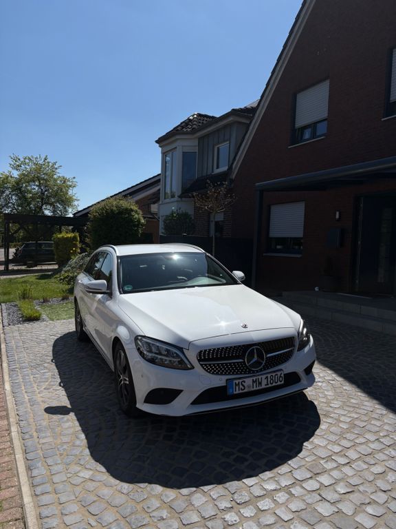 Image of Mercedes-Benz C 220
