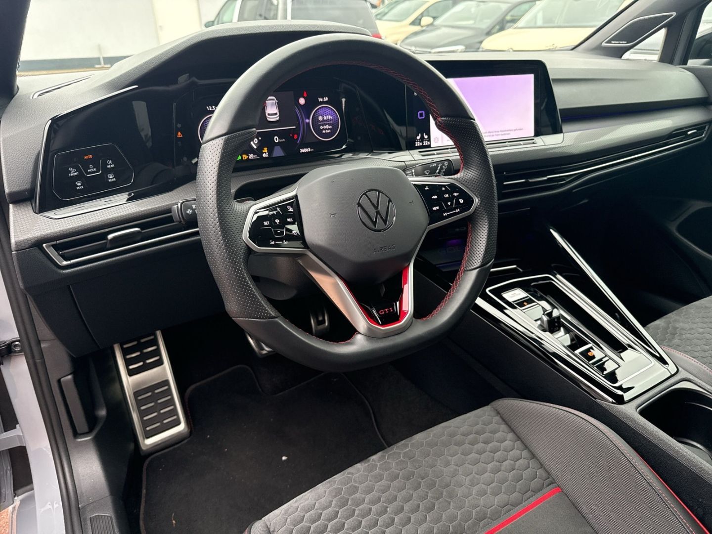 Volkswagen Golf VIII GTI Clubsport Black-Style 2,0 TSI DSG  foto 9