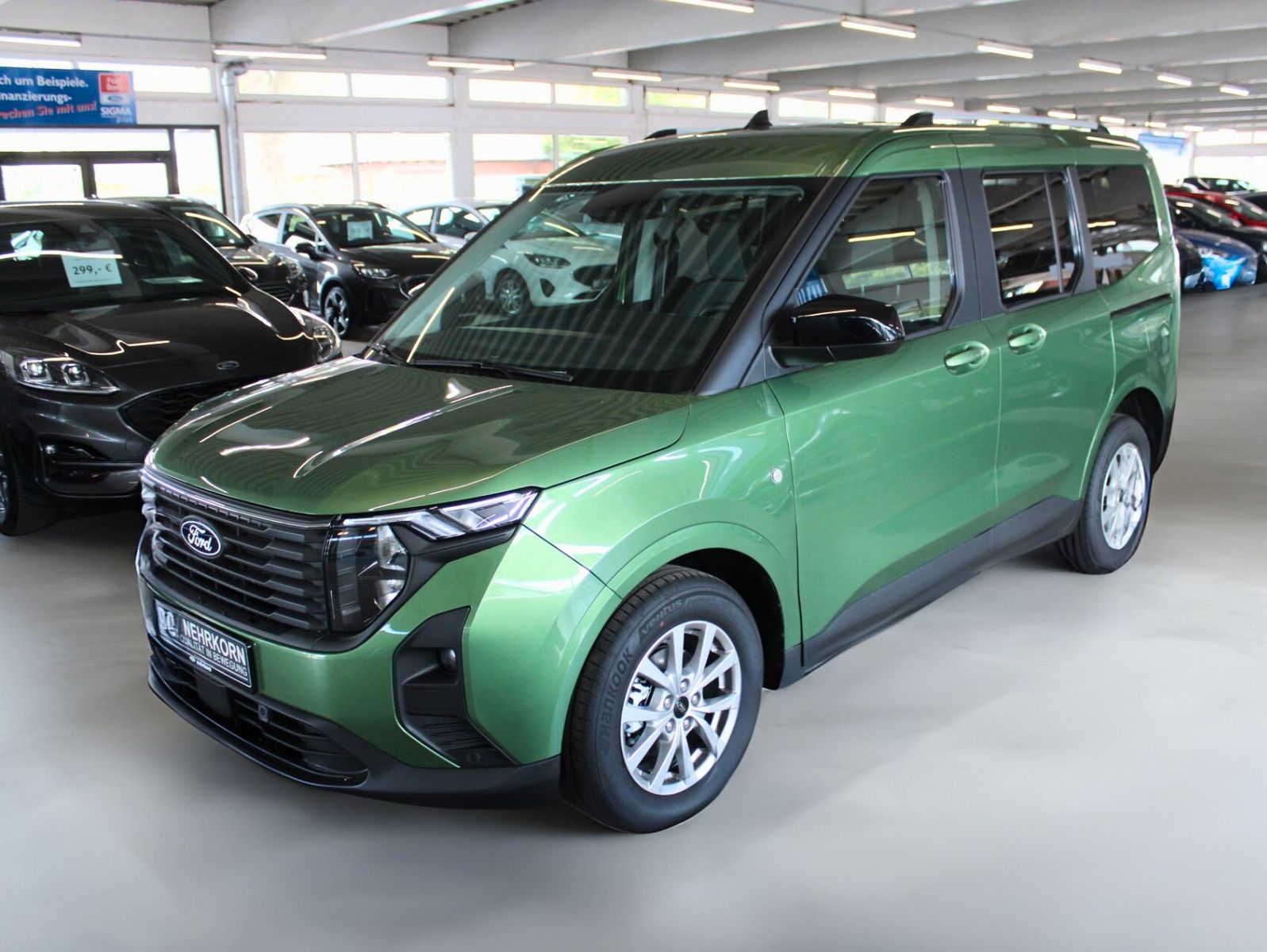 Fahrzeugabbildung Ford Tourneo Courier Titanium Automatik FahrerAssPak