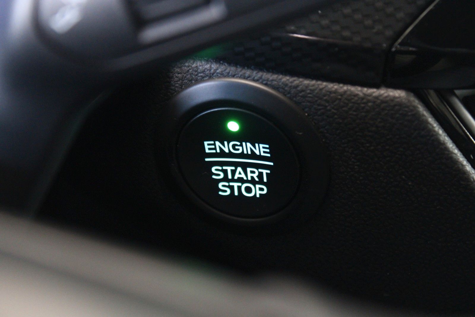 Fahrzeugabbildung Ford Kuga ST-Line X LED HUD Winter + Technologie Pak.
