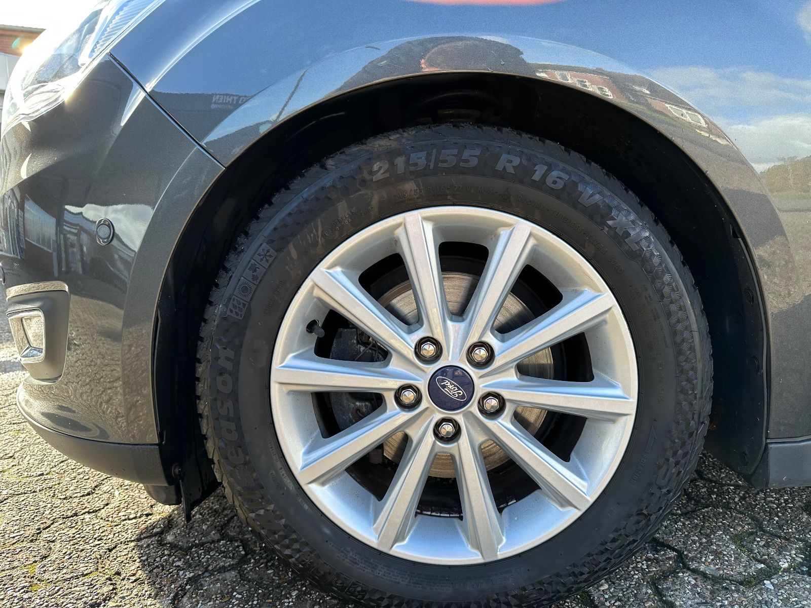 Fahrzeugabbildung Ford C-Max 1.0 EB Titanium Navi/SHZG/ParkPilot/GJR