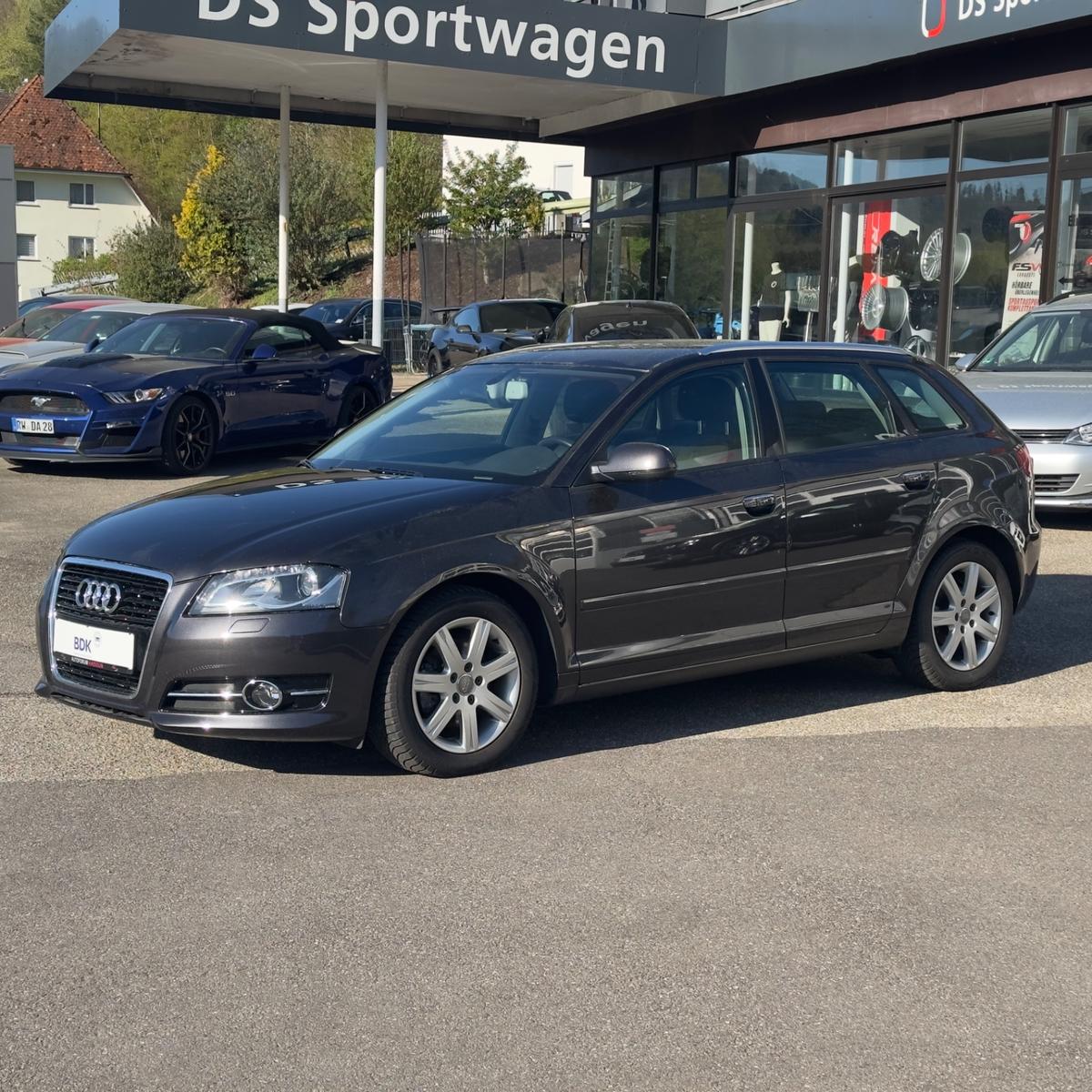 Audi A3 Sportback 2.0 TDI Ambiente TÜV PDC SHZ AHK