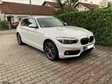BMW 118i Sport Line / Automatik / Anhängerkupplung  - BMW 118 Gebrauchtwagen in München