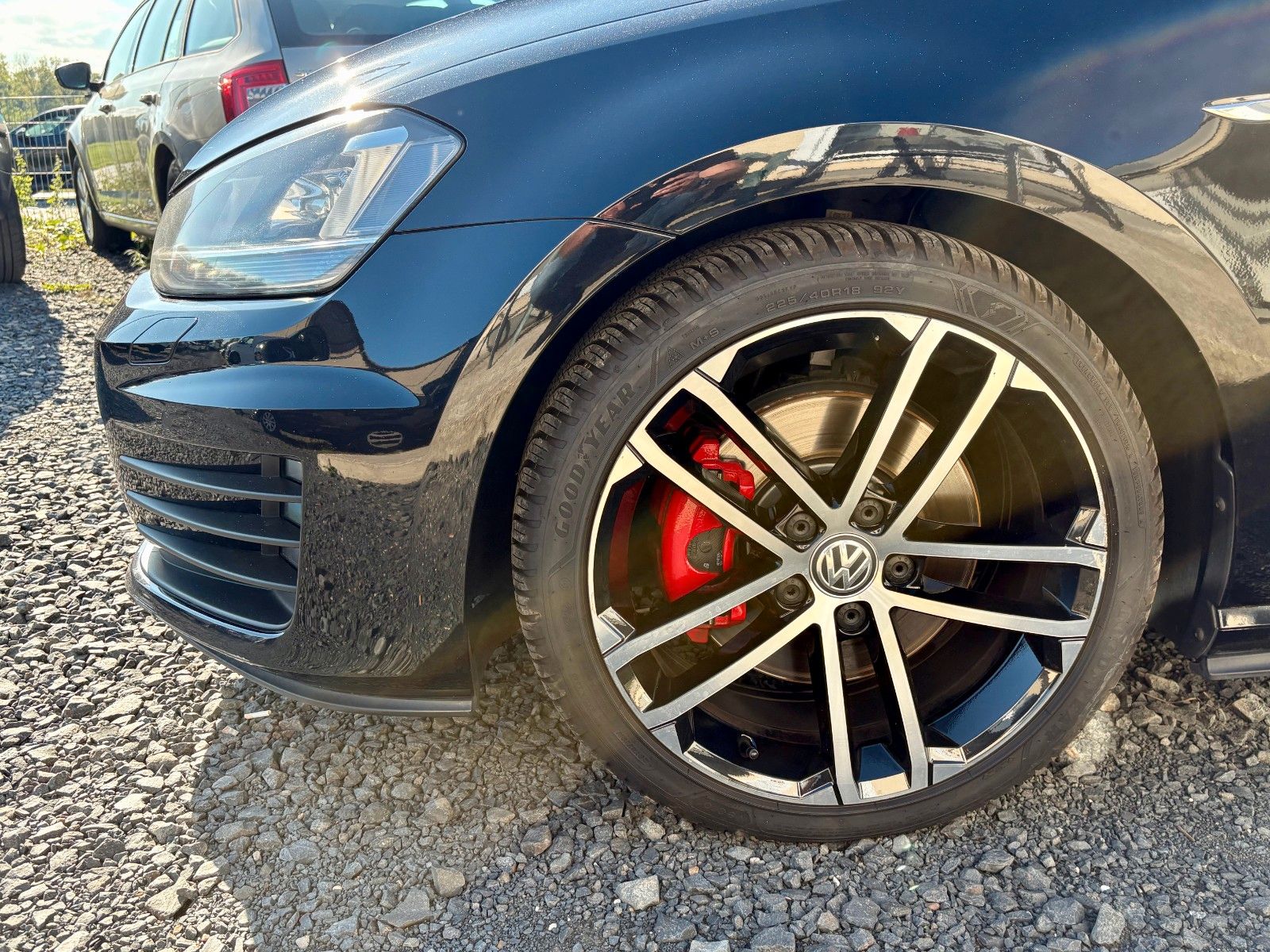 Fahrzeugabbildung Volkswagen Golf VII DSG GTD SPORT Navi Xenon 1.HAND AHK PDC