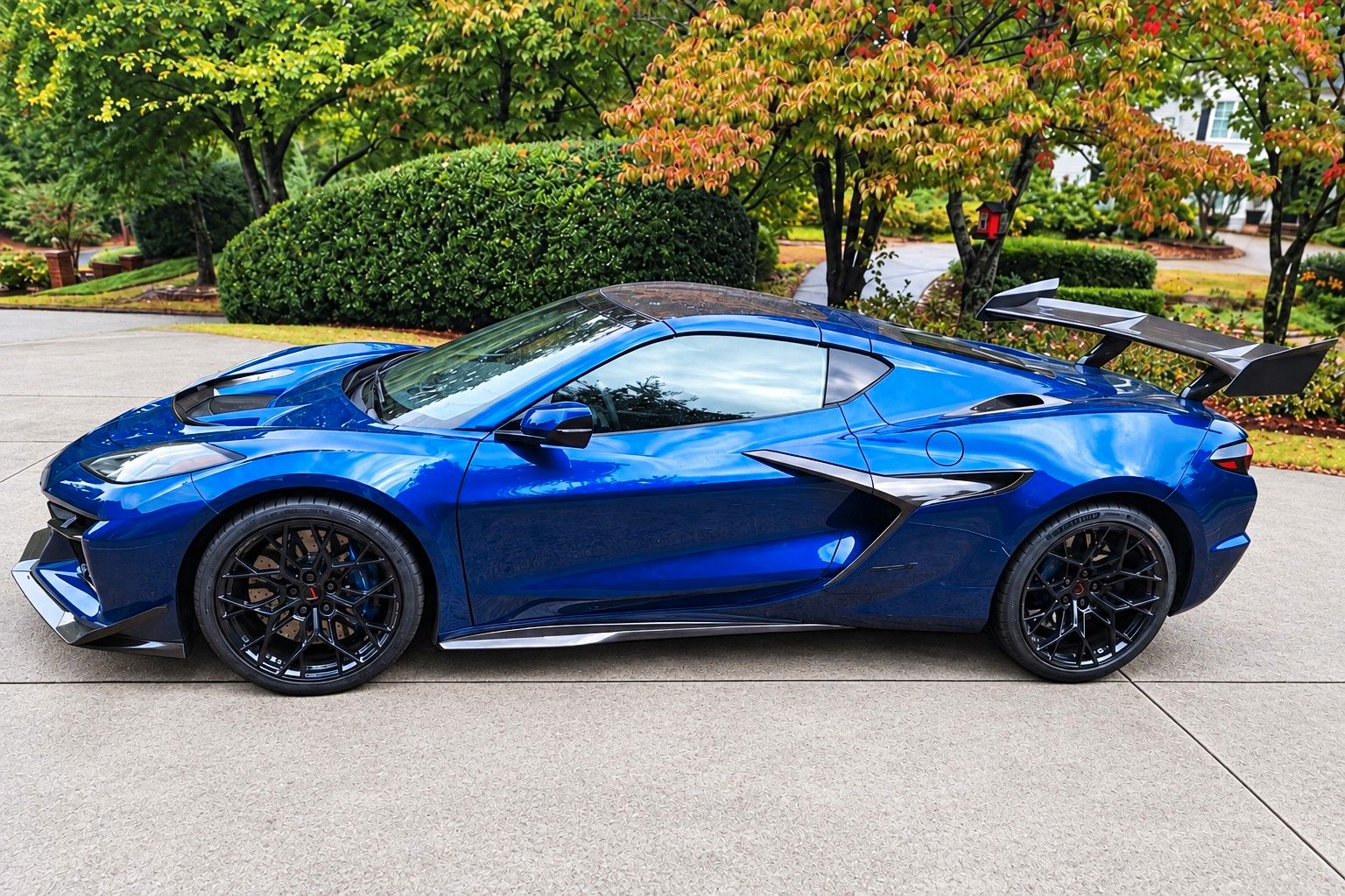 Vehicle photo 3