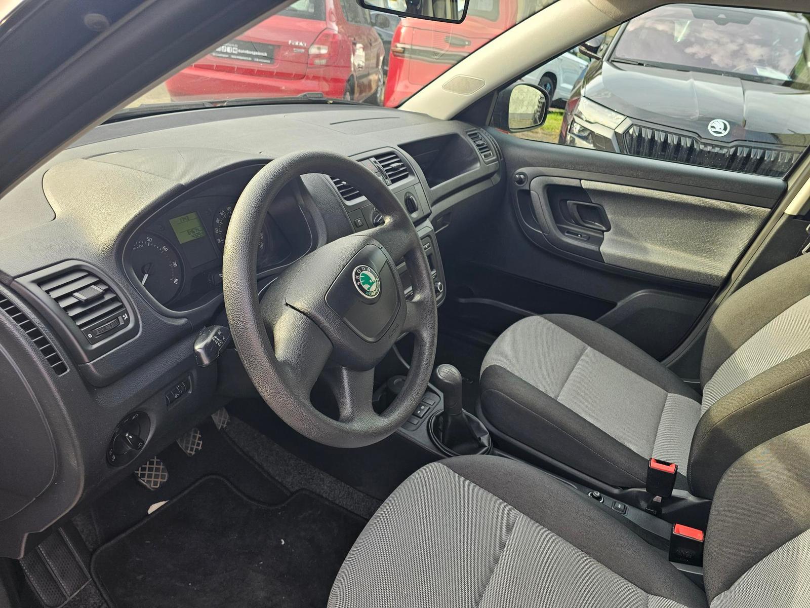 Skoda Fabia 2012 — photo 11