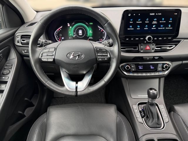 Fahrzeugabbildung Hyundai i30 1.5 Trend +LEDER+LED+KLIMA+PDC+RFK+ACC+UVM+