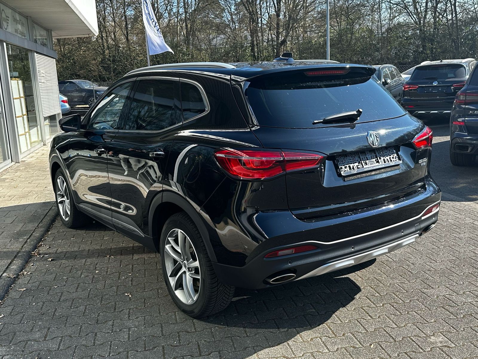 Fahrzeugabbildung MG EHS Luxury PANO+LEDER+NAVI+SHZ+KAMERA+ACC+360°