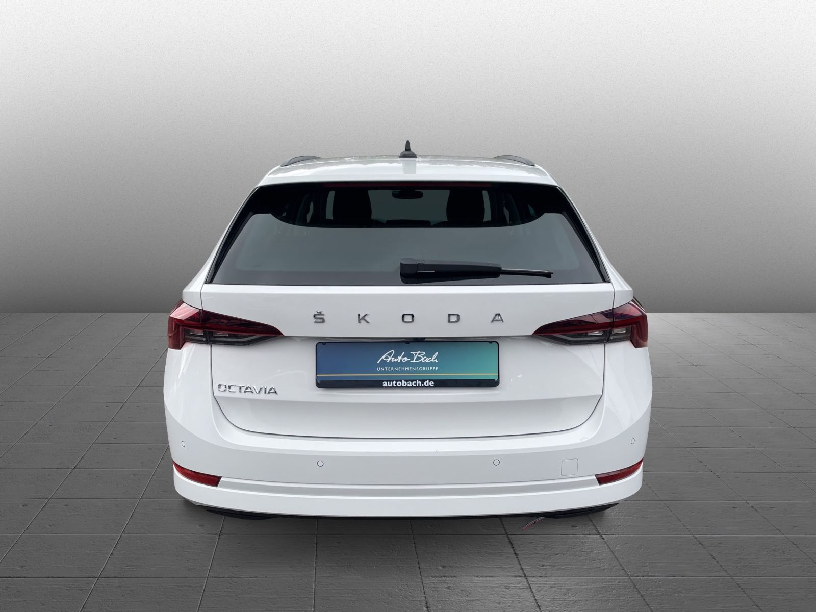 Skoda Octavia Combi Ambition 2.0TDI 110kW  DSG LED imagem 3