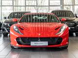 Ferrari 812 6.5 V12 Superfast DCT F1 Carbon JBL - rote Ferrari 812
