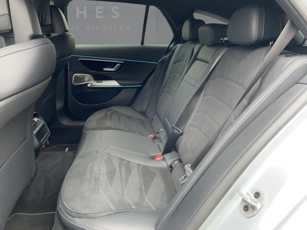 Fahrzeugabbildung Mercedes-Benz E 220 d 4M T-Modell AMG/Night/360°/Dig.-Light/AH