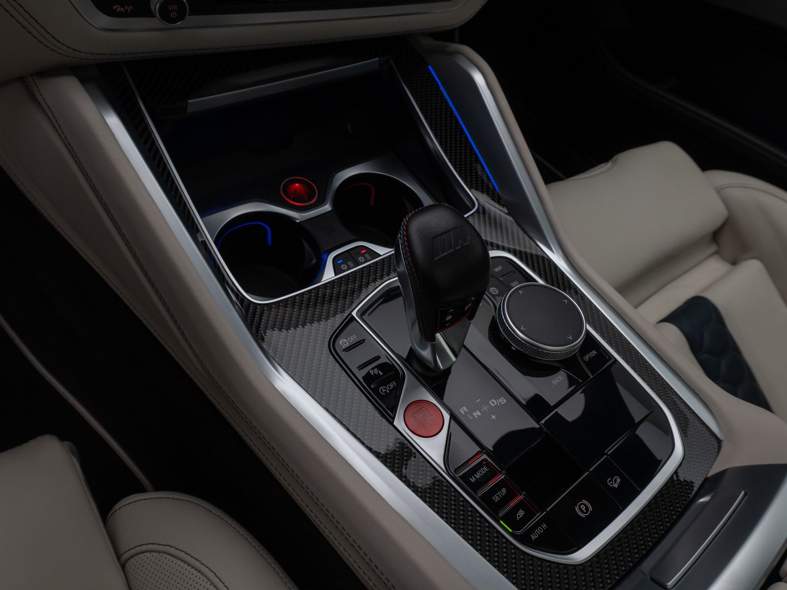 Fahrzeugabbildung BMW X6 M Competition M Driver´s DisplKey Sky Lounge