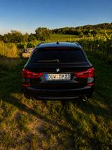 BMW 530i xDrive Touring A - - BMW 530 mit Benzin-Antrieb: Teilleder, Scheckheftgepflegt