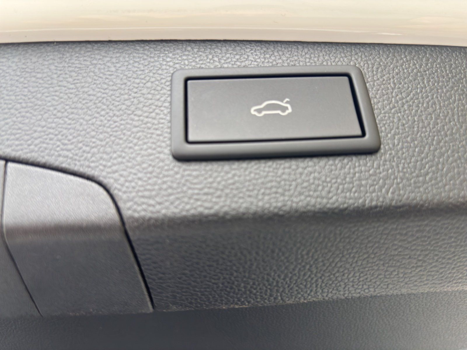 Fahrzeugabbildung SKODA Superb Combi Selection 2,0 TDI 110 kW DSG