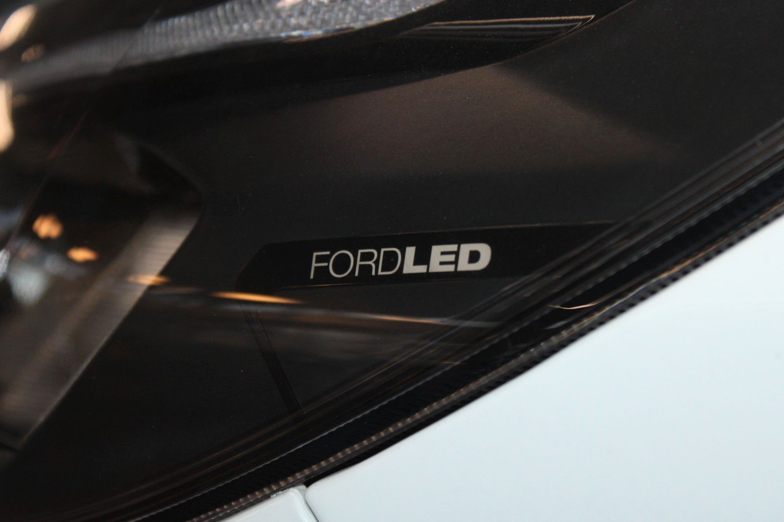 Fahrzeugabbildung Ford NUGGET L1 Titanium MARKISE + Aufstelldach SOFORT