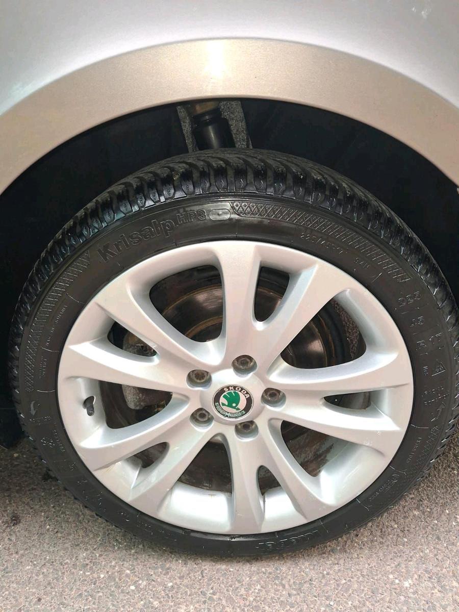 Skoda Superb 2012 — photo 12