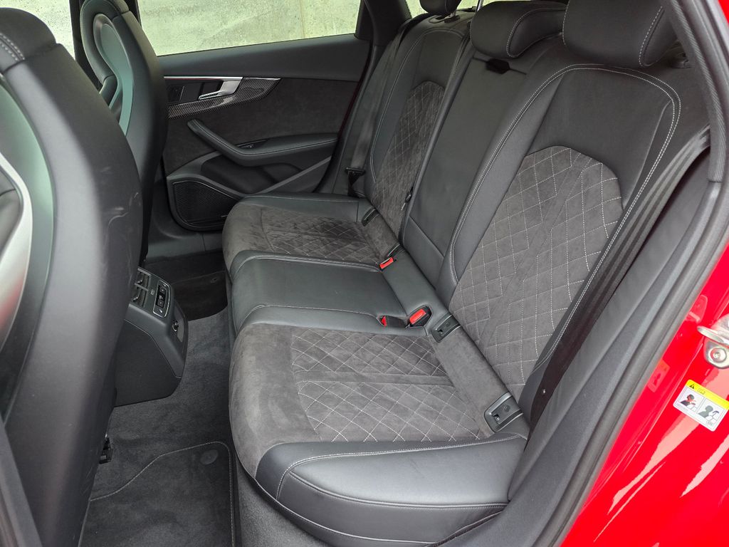 AUDI RS4 Avant 2.9 TFSI quattro erst 47Tkm Misanorot AUDI RS4 Avant 2.9 TFSI quattro erst 47Tkm Misanorot