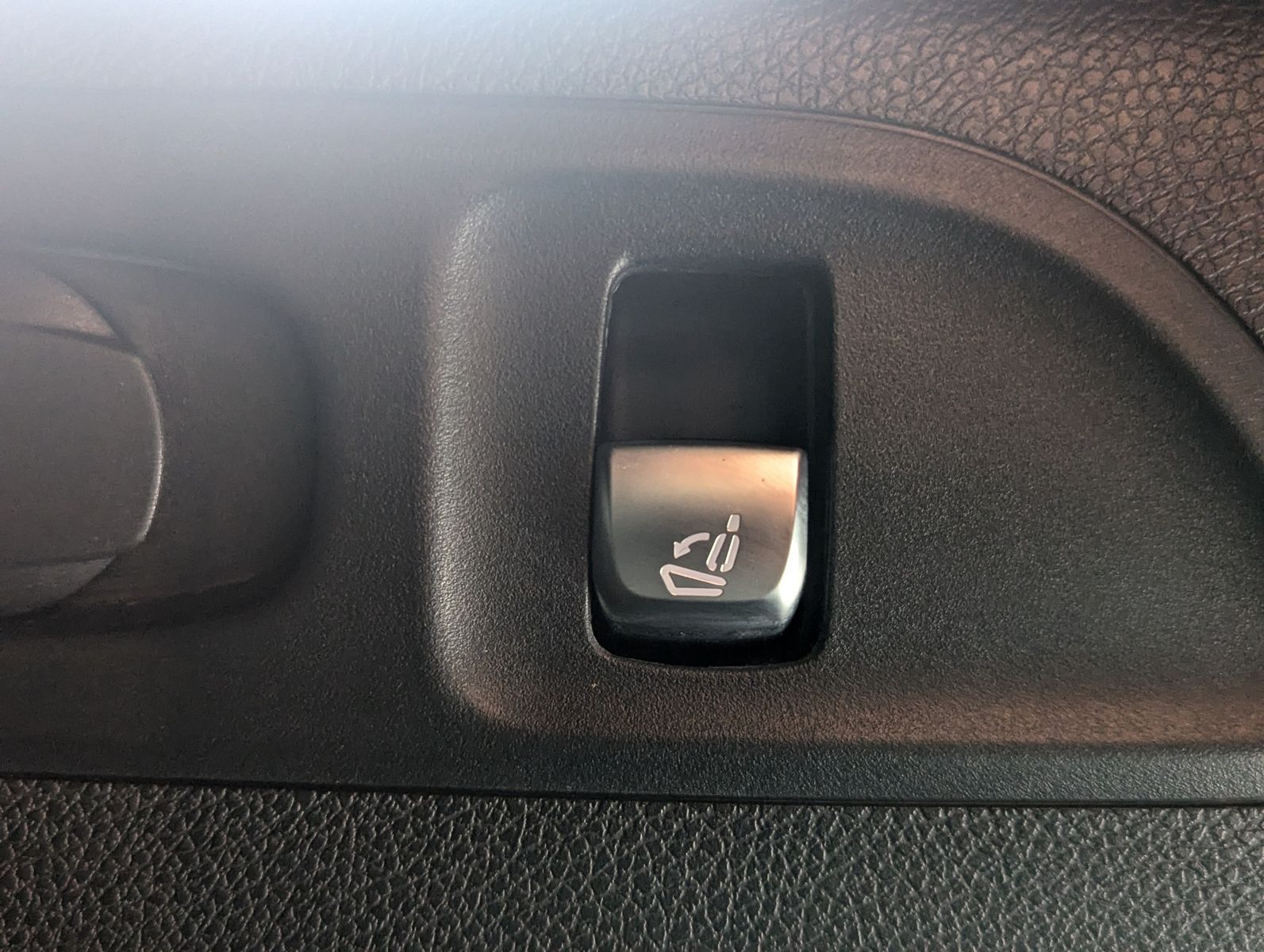MERCEDES-BENZ E 220 d AMG StHz. Multibeam 360° Memory AHK 19" - Image 20