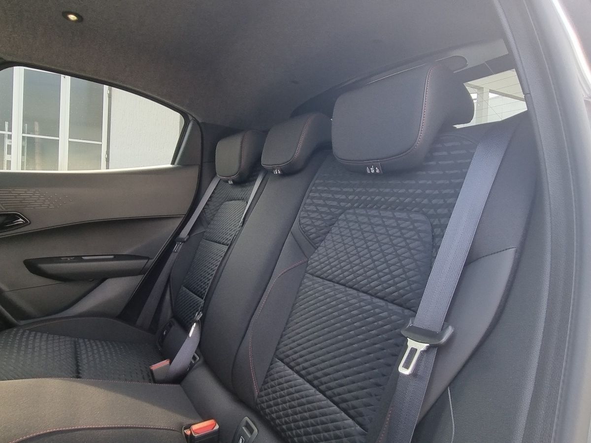 Fahrzeugabbildung Renault Clio Techno Full Hybrid E-Tech 160