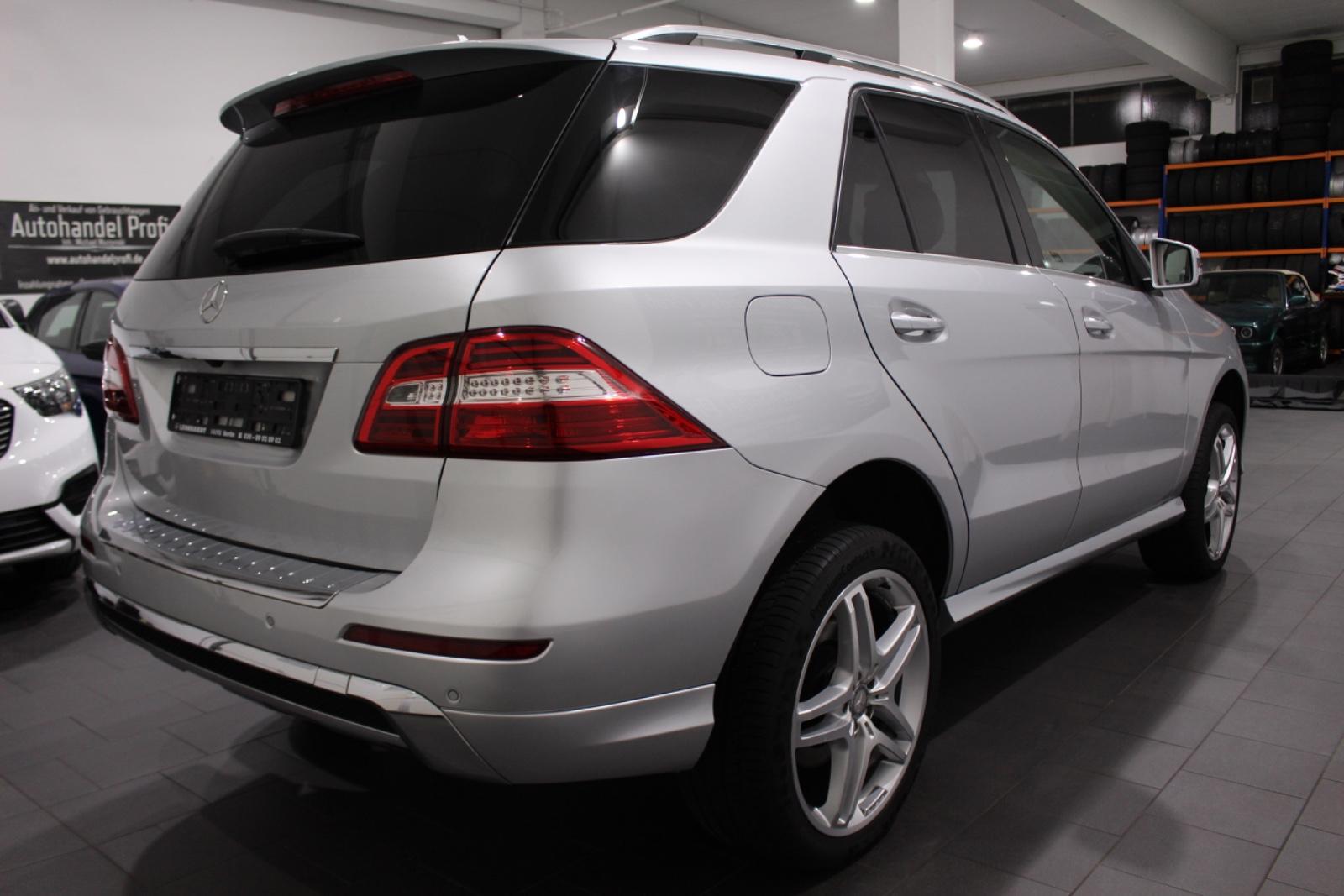 Mercedes-Benz ML 350 CDI AMG BT ILS Pano STHZG H&K AHK Tempo