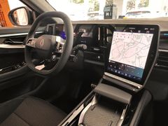 Fahrzeugabbildung Austral Iconic Esprit Alpine 1.2 E-TECH Full Hyb
