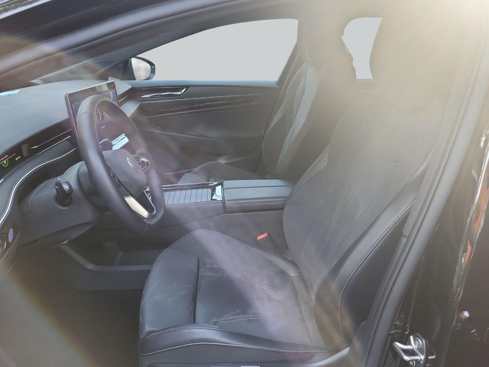 Volkswagen ID.7 Tourer Pro Black Style AHK/Pano/Wärmepumpe
