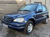 Mercedes-Benz ML 320 Aut Leder PanoD AHK 1 Hand - Mercedes-Benz ML 320 in München