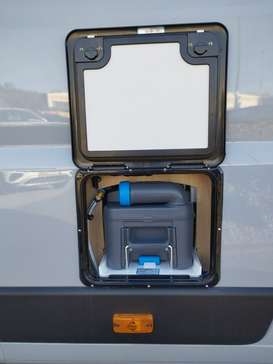 Fahrzeugabbildung Sunlight Adventure Cliff 640 Automatik, Dörr Edition, LTE