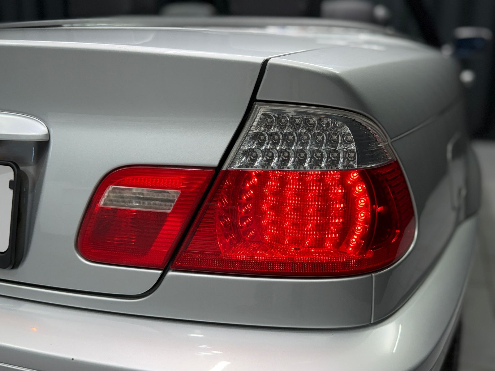 Fahrzeugabbildung BMW 330Ci|M-PAKET 2|HIFI|PDC|NAVI|LCI