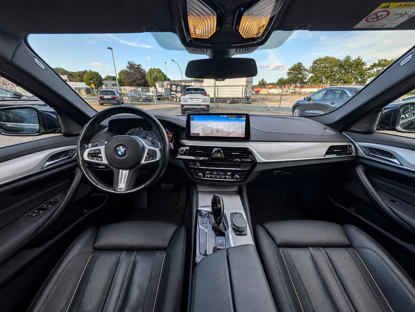 BMW 530 d Touring xDrive Luxury Line Voll!