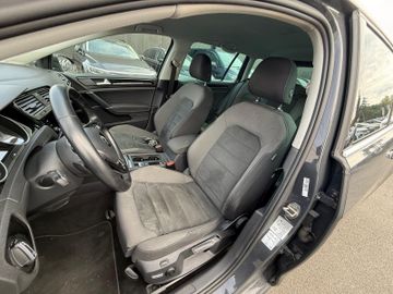 Volkswagen Golf - 8