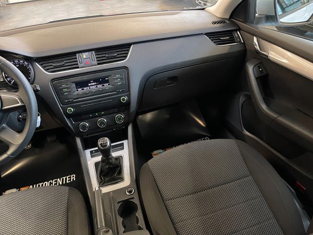 MYAUTOCENTER – Gebraucht- und Jahreswagen mit Werkstattservice in Pfaffenhofen Skoda Octavia Combi Ambition *2. Hand*Klima*PDC*Radio*